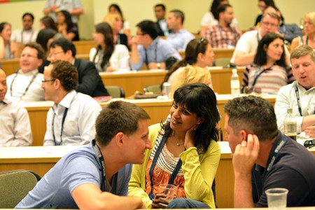Alumni engage in group discussion about late-blooming leaders.