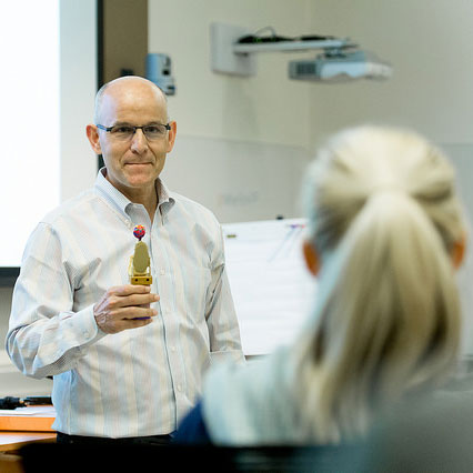 Wharton professor Professor David Robertson talking at the Wharton Seminars for Business Journalists