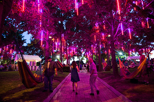 Another pop-up park, Spruce Street Harbor Park